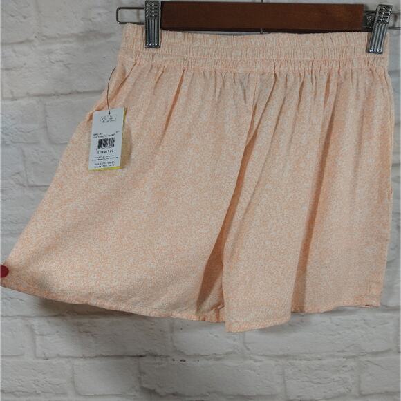 W Volcom Girls Casual Orange White Static Bloom Pull On Shorts NWT Size L 10/12 - Picture 5 of 7